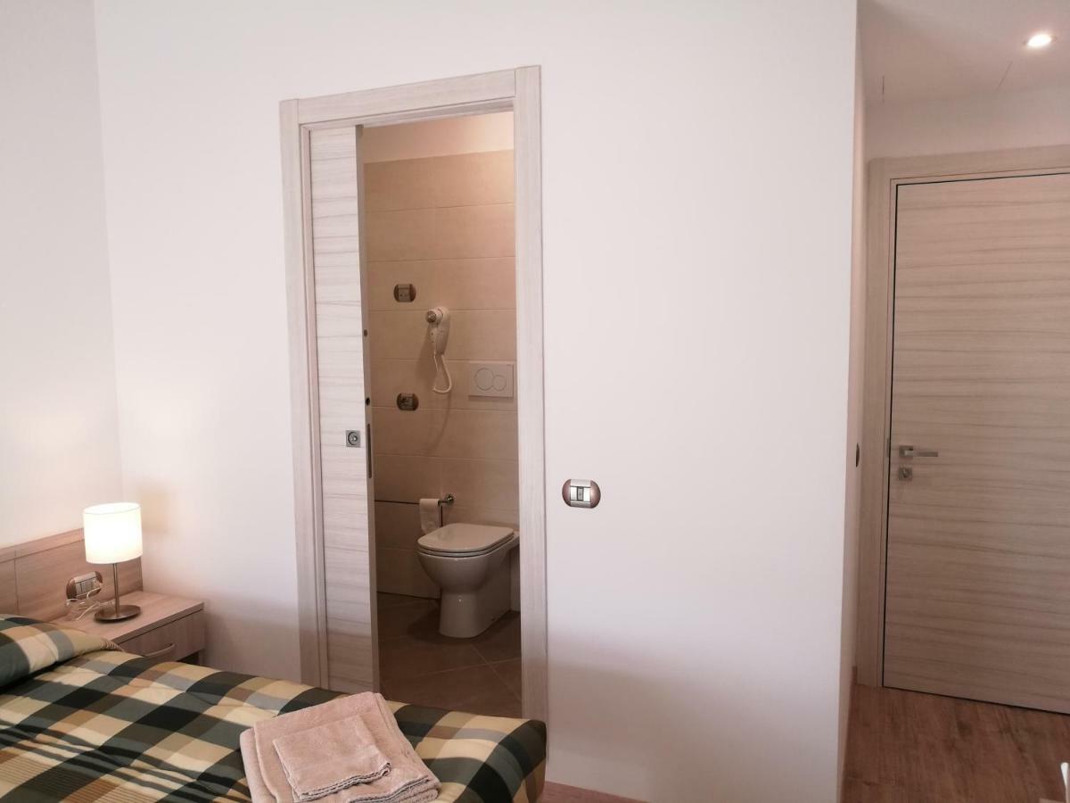 אסיסי House Degli Angeli Rooms מראה חיצוני תמונה