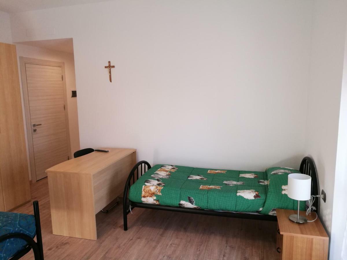 אסיסי House Degli Angeli Rooms מראה חיצוני תמונה
